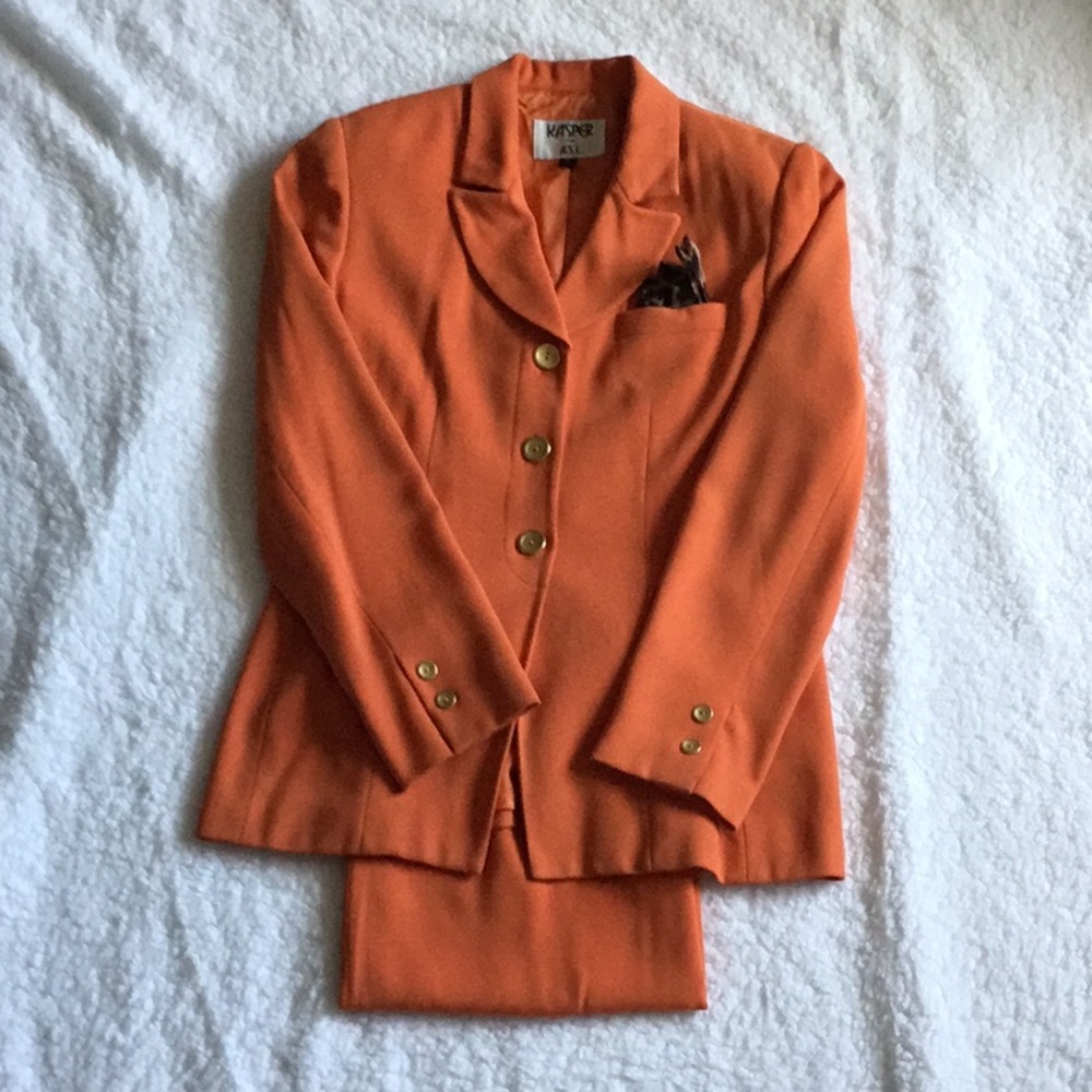 2 Piece Business Suit With Hankerchief